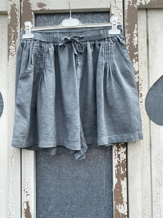 Ladies Lightweight Pleated Shorts Various Colours