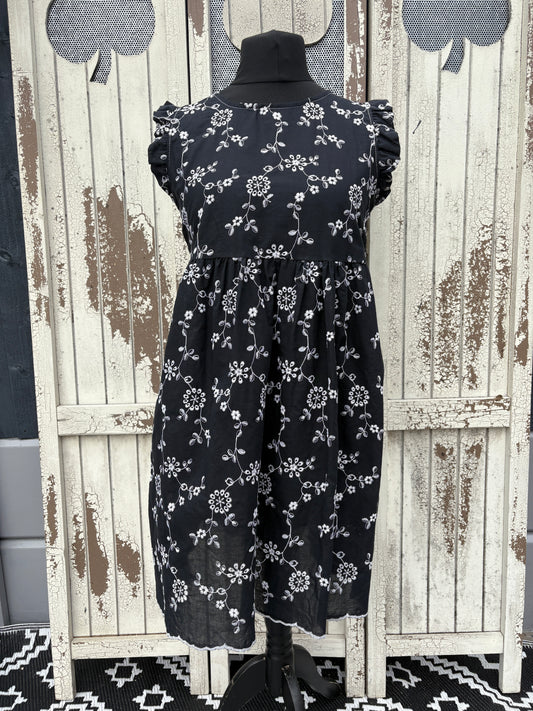 Made in Italy Embroidered Floral Smock – Black & White