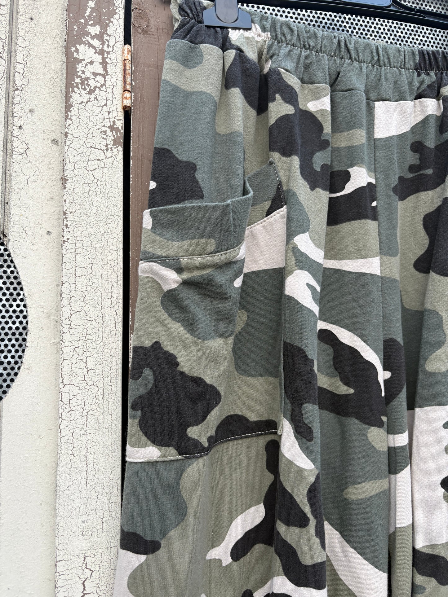 Made in Italy Tulip Cocoon Trousers – Camo Print