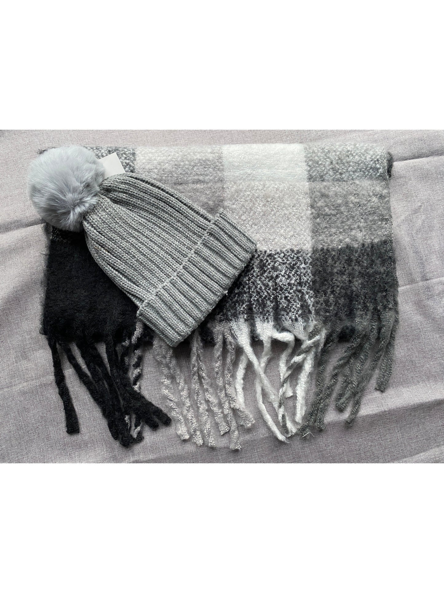 #07 Blanket Scarf Gift Set with Hat