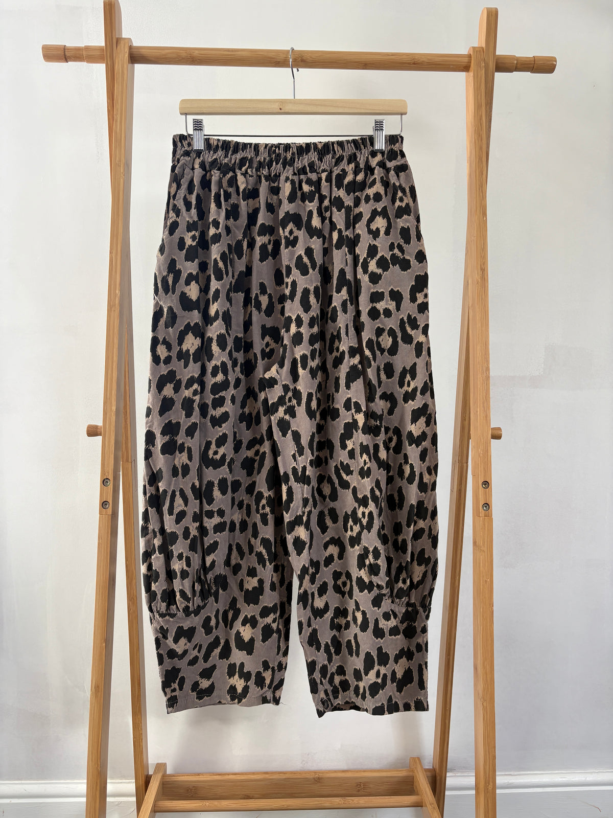 Made in Italy Florence Cocoon Joggers/Trousers (Needlecord Animal Print)