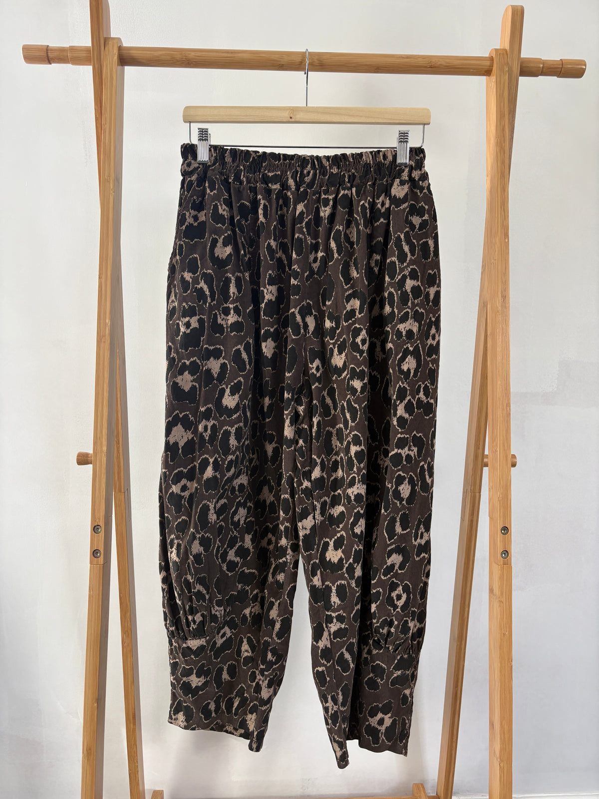 Made in Italy Florence Cocoon Joggers/Trousers (Needlecord Animal Print)
